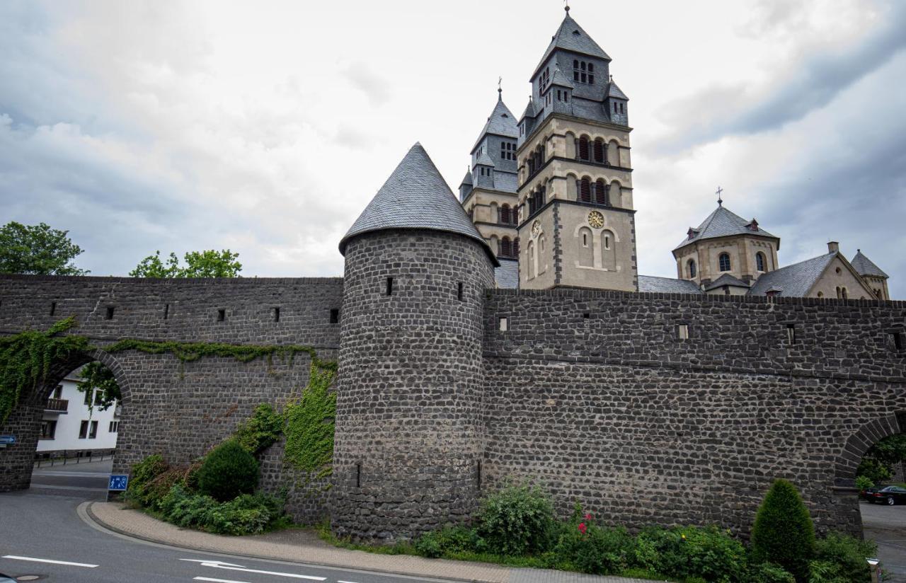 Hinter Burg, Haus Mit Garten ماين المظهر الخارجي الصورة