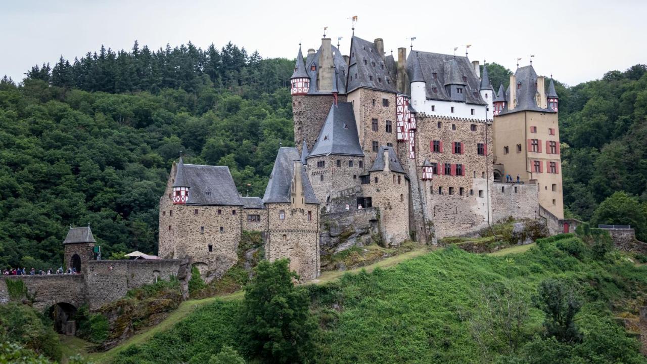 Hinter Burg, Haus Mit Garten ماين المظهر الخارجي الصورة